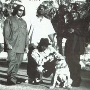 De gauche à droite. Mr.Cas, Silk, O.G.Fresh, G.Bubs (avec le chien)
