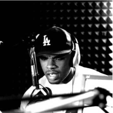 2015 Dr Dre releases the album My Story, Mention for the track « Hallelujah » which includes @BishopLamont and @Xzibit on the chorus. Produced by @DrDre. #Firebarzzz #MyStory @ColdpieceCity #hiphop #WestCoast 🌵🌞🌴
