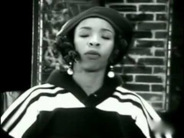 In 1994, Hanifah Walidah aka Sha-Key released « Soulsville ». Until today this magnificent sound disturbs me positively, I love this title, this musical atmosphere is incredible. #Firebarzzz #hiphop #newyork #Culture @NoTime4Fake1s_ @HipHopImm0rtal