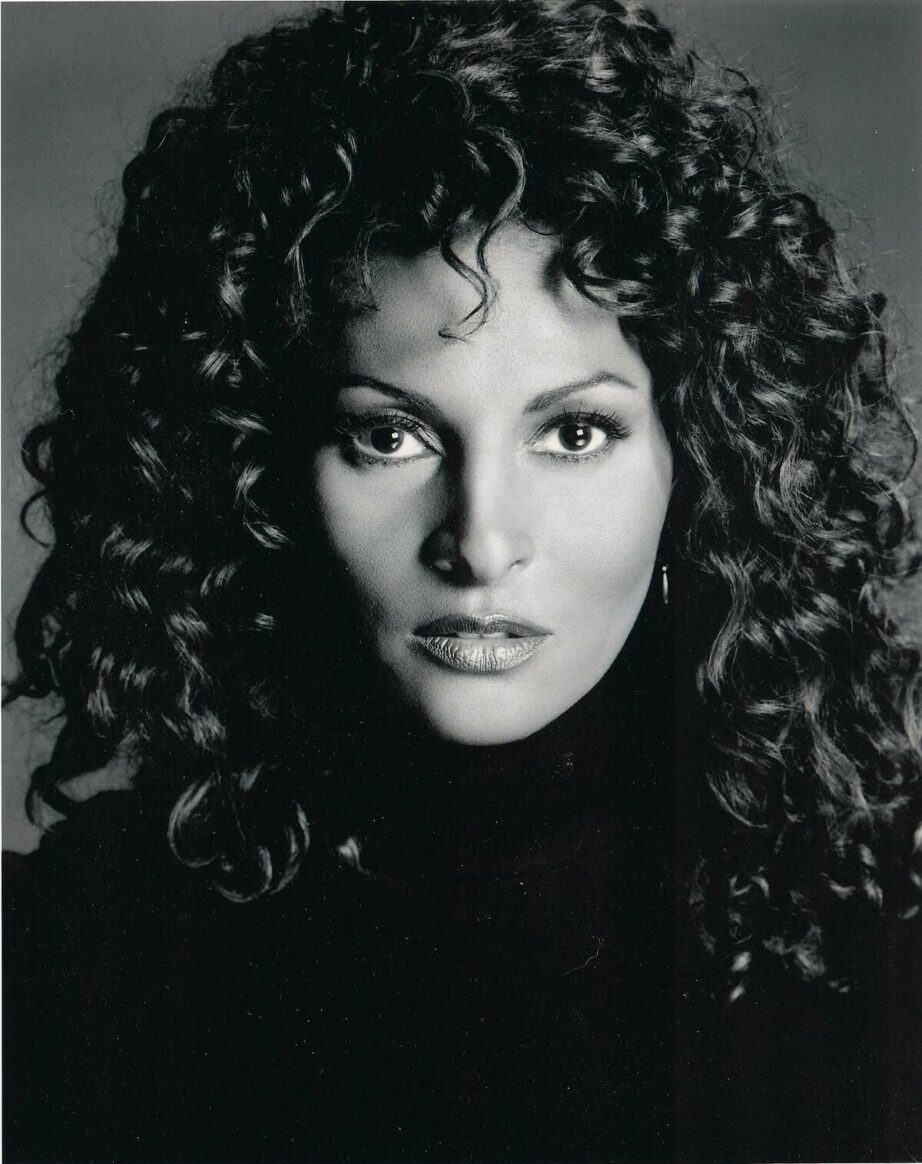 Pam Grier – Actrice – 🇺🇸 Blaxploitation – Films: Coffy’ / Jackie Brown’ / The Big Doll House’…