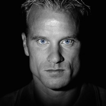 Dennis Bergkamp – Le Hollandais magique – Footballeur – 🇳🇱