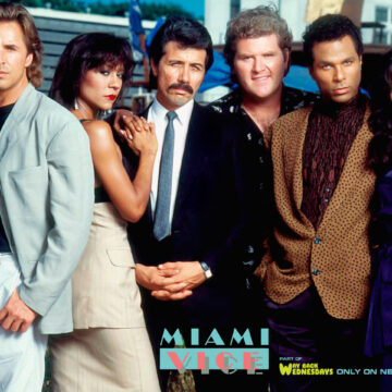 Plongez dans l’Élégance et l’Action des Années 80 avec Miami Vice : La Série Culte Qui Redéfinit le Style et l’Intrigue pour une Nouvelle Génération – 05/05/2024/ – Firebarzzz