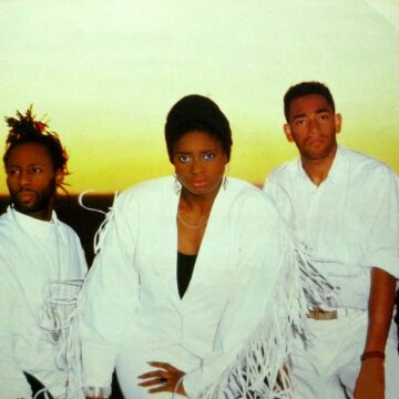 Loose Ends is a British soul and R&B band formed in London in 1980. – 🎵