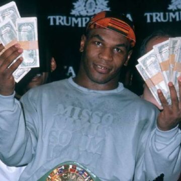 Boxe : « Vol de Victoire et Scandale à Vegas : Comment Tyson a Écrasé Ruddock avec l’Aide de l’Arbitre »