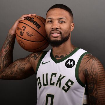 NBA: Damian Lillard Was SCORCHING HOT In Philly – 30 PTS (6 Threes)