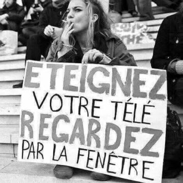 Samedi – Throwback Photo : « Éteignez Votre Télé, Regardez par la Fenêtre. » – FirebarzzzCom