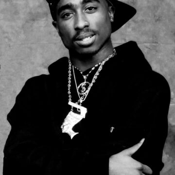 Firebarzzz prĂ©sente🔥: « Sous Un Air Torride De GFunk » – 2Pac et Dr. Dre « California Love » (1995).📽️🎶