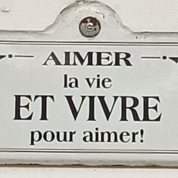 Firebarzzz présente🔥: « Société : « une odeur De Révolte… »