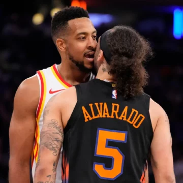 CJ McCollum héroïque : 32 points et un comeback renversant au Madison Square Garden CJ McCollum héroïque : 32 points et un comeback renversant au Madison Square Garden