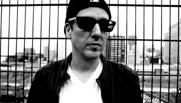 Mike Dean - L'Architecte Sonore de Houston au Monde - Mike Dean - Portrait d'un Pionnier 🎧 Firebarzzz / GFunkology Archive
