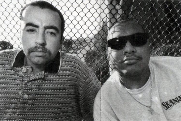 Sumthin' Ta Bump - Le Lowrider Anthem de Proper Dos - Proper Dos - Sumthin' Ta Bump (1995) - Firebarzzz / GFunkology Archive