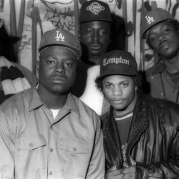 Ice Cube vs Above The Law – La Bagarre Légendaire du New Music Seminar 1990 – Document Historique 🎧 Firebarzzz / GFunkology Archive Ice Cube vs Above The Law - La Bagarre Légendaire du New Music Seminar 1990 - Document Historique 🎧 Firebarzzz / GFunkology Archive
